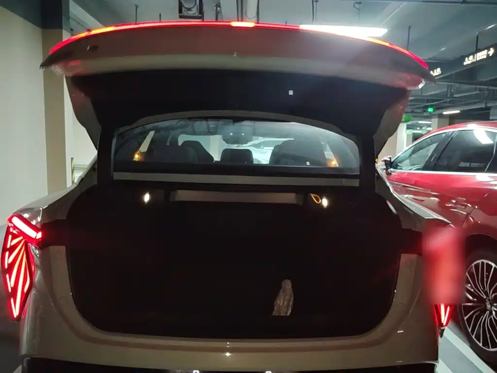 Hongqi EH7 2026 2025 690 Smart Selection Edition