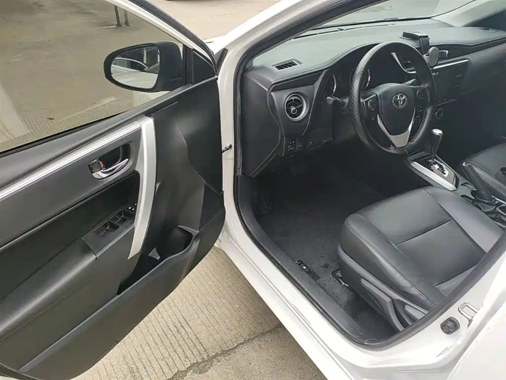 Toyota Corolla 2017 Facelift 1.2T S-CVT GL-i фото 16