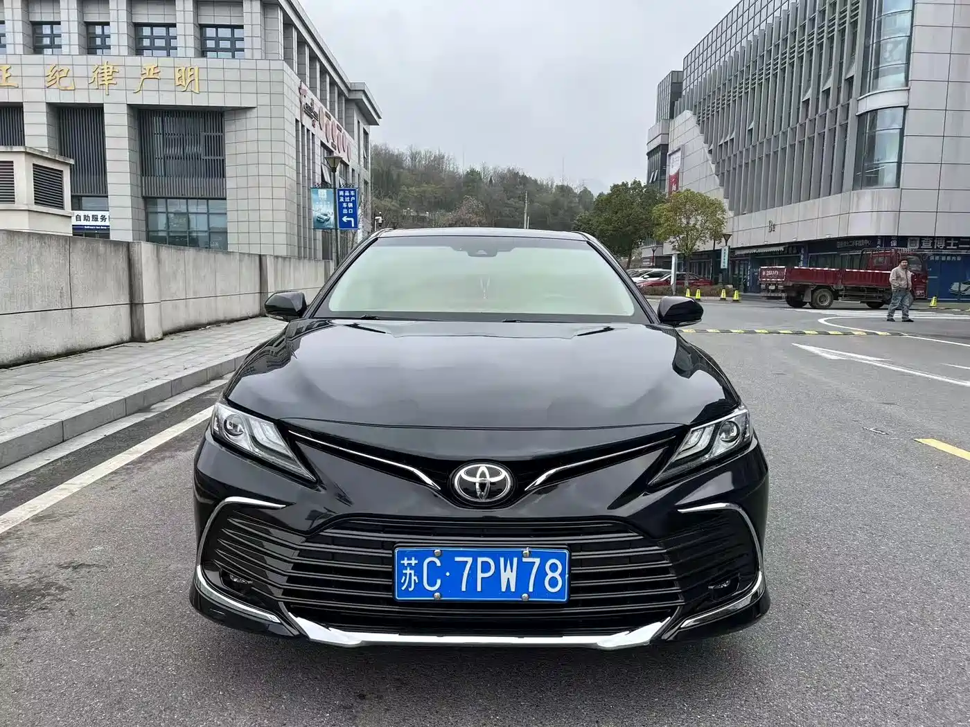 Toyota Camry 2023 2.0G Luxury Edition фото 2