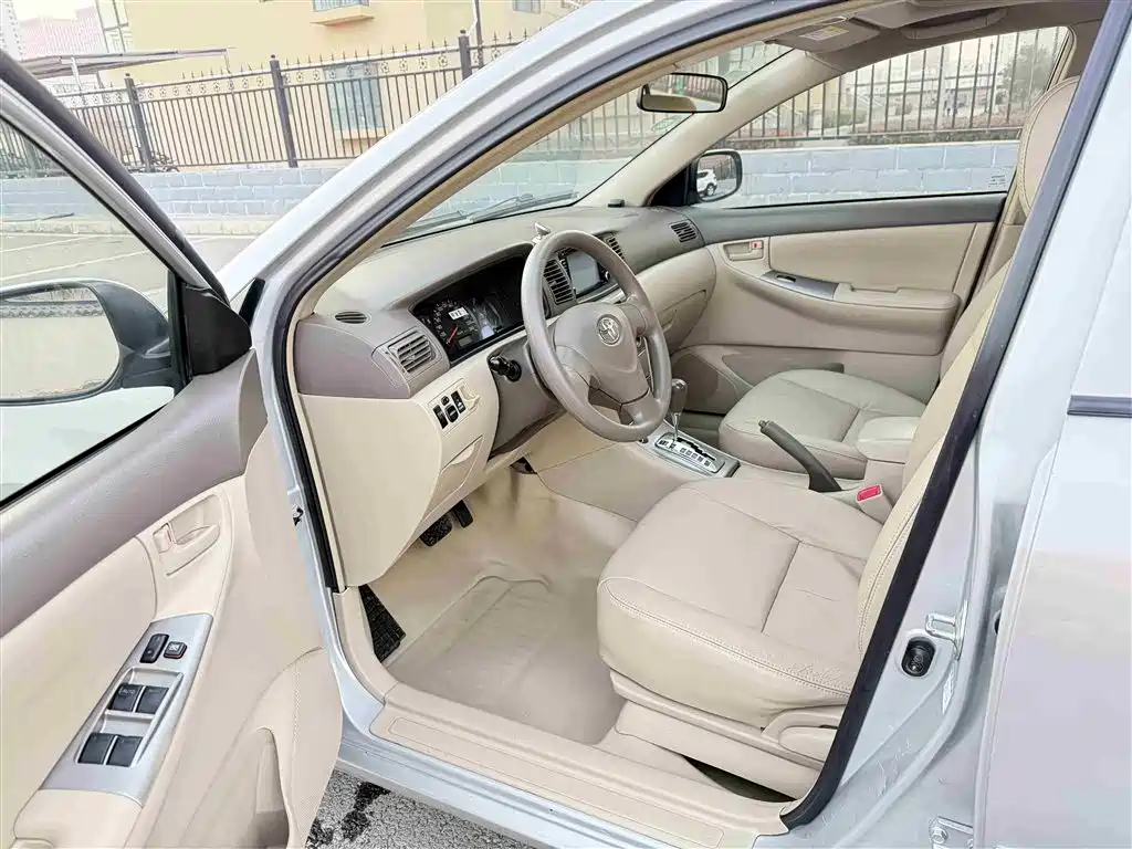 Toyota Corolla 2011 1.6L Automatic Luxury Edition фото 5