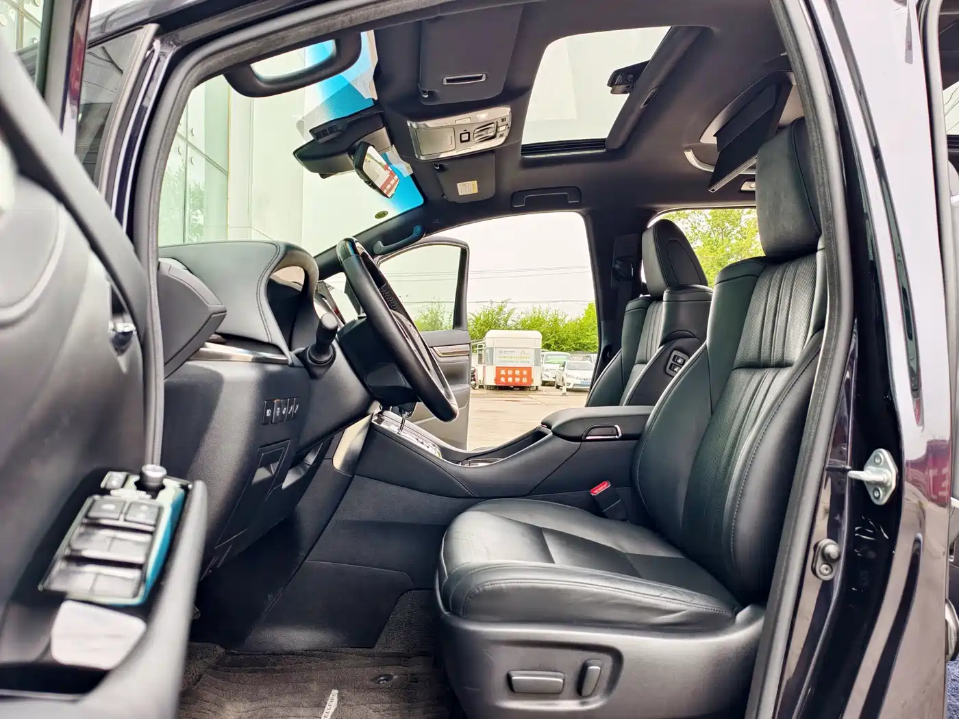 Toyota Vellfire 2021 Crown Hybrid 2.5L HV Supreme Edition фото 16