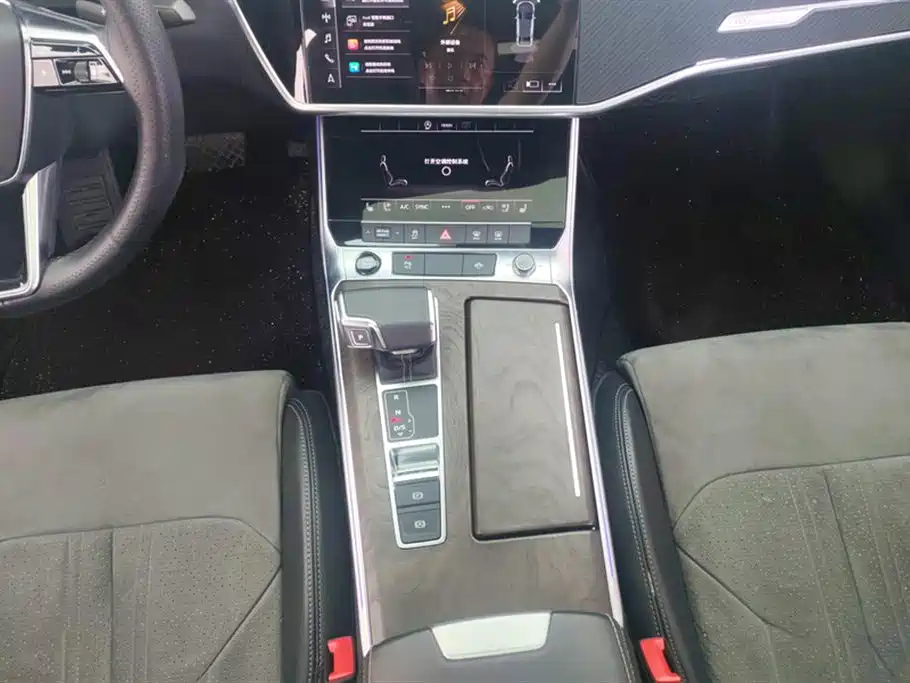 Audi A6L 2021 40 TFSI Luxury Sport фото 16