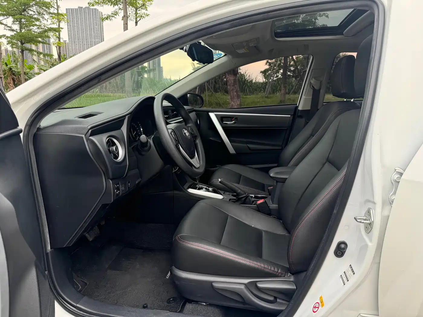 Toyota Corolla 2017 Facelift 1.2T S-CVT GL-i фото 4
