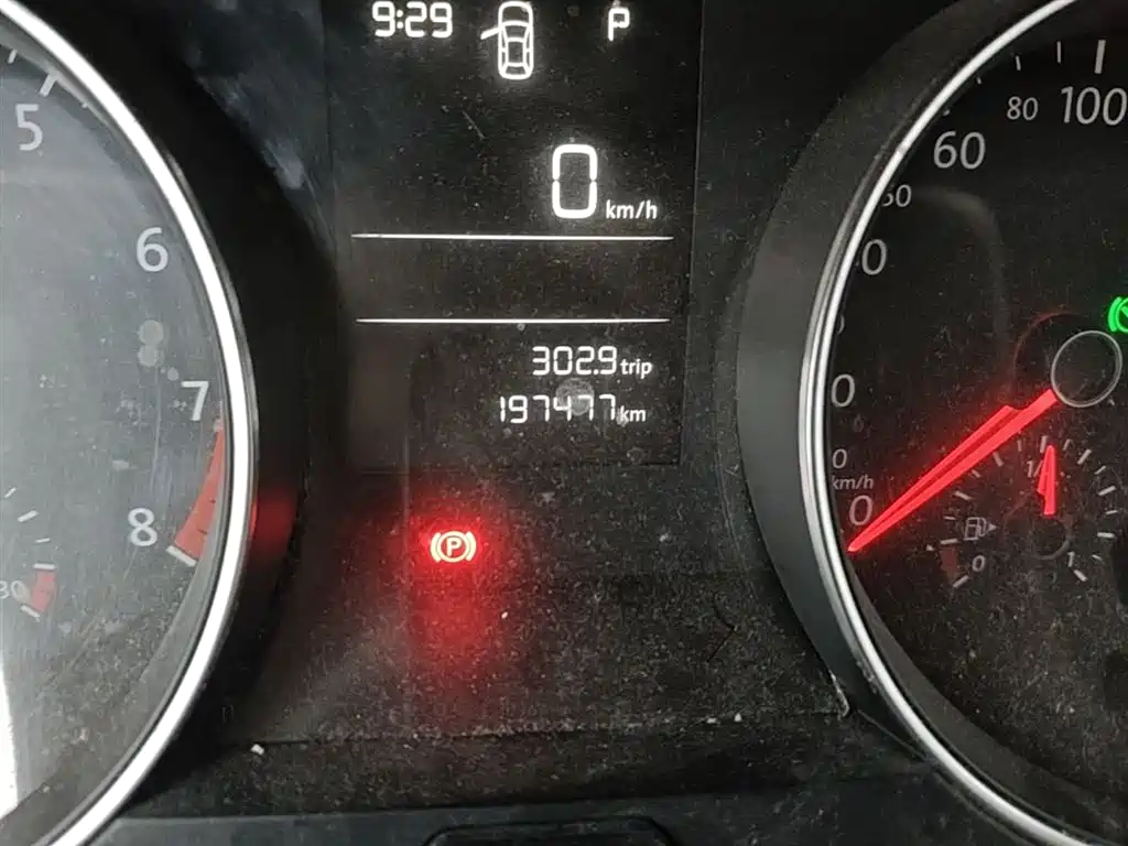 Volkswagen Golf 2014 1.6L Automatic Fashion Edition фото 19
