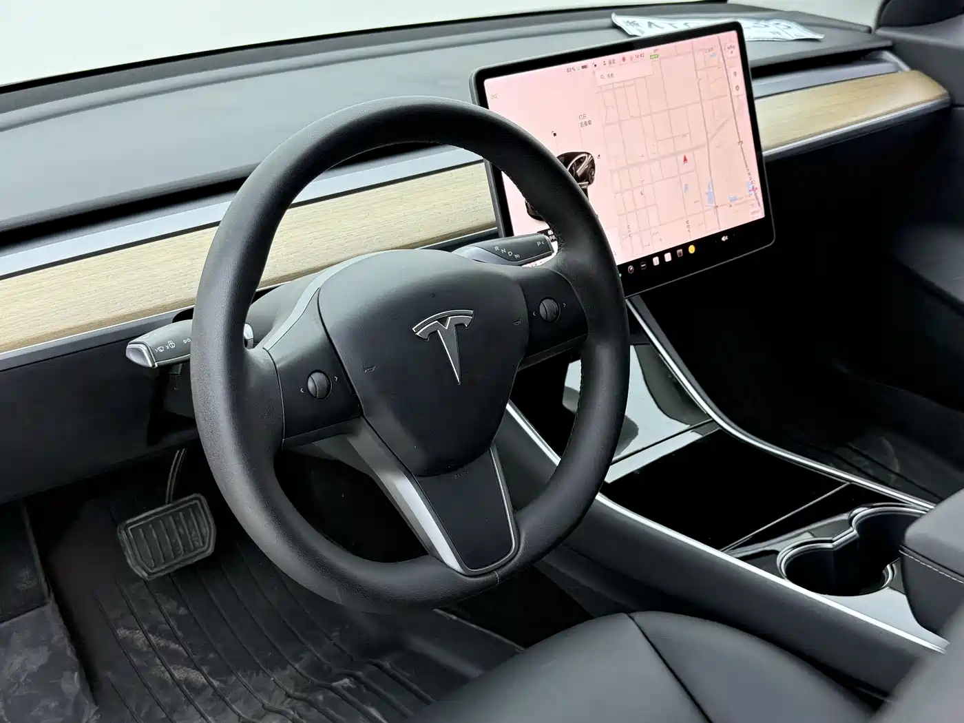 Фото 4 - Tesla Model 3