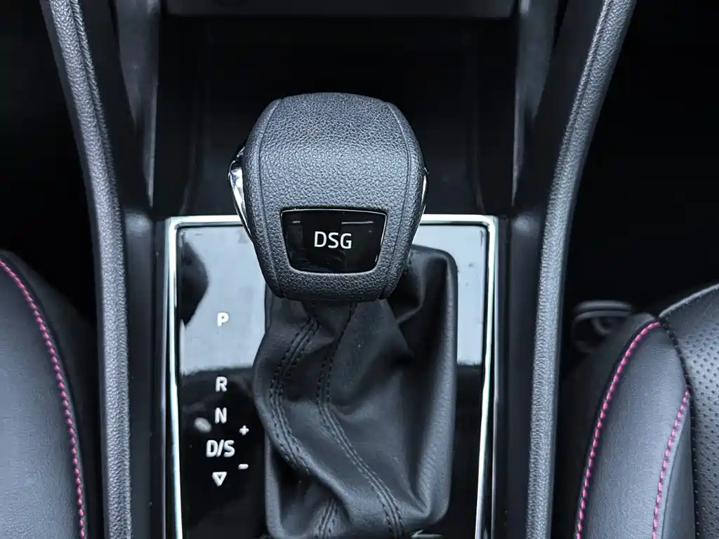 Škoda Karoq 2023 TSI280 Premium Edition фото 18