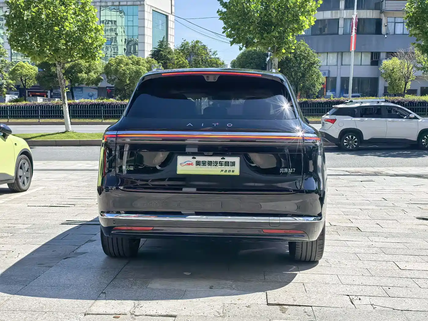 AITO Wenjie AITO M7 2026 Extended Range Ultra AWD 5-Seater фото 5