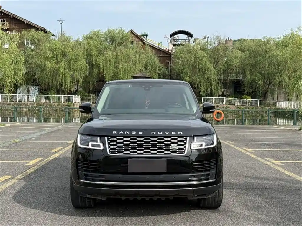 Land Rover Range Rover 2021 3.0 L6 Heritage Edition фото 2