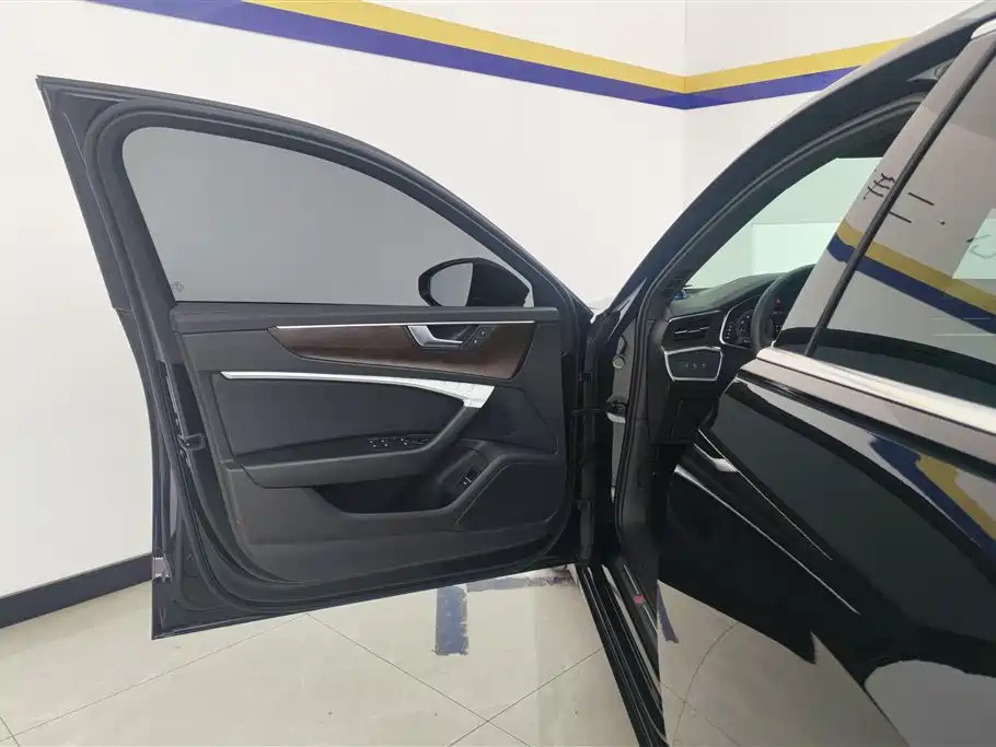 Audi A6L 2021 40 TFSI Luxury Sport фото 7
