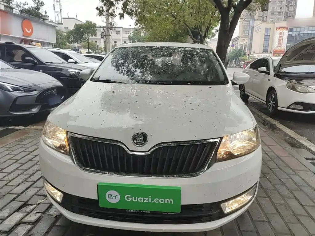 Škoda Rapid 2016 1.6L Automatic Pioneer Edition фото 3