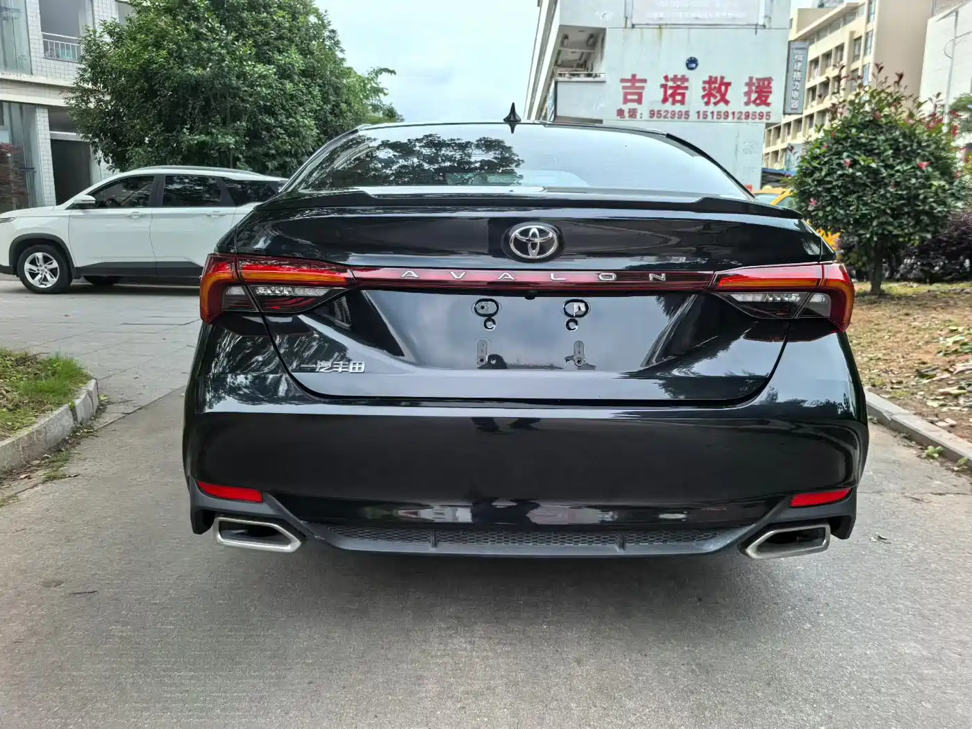 Toyota Avalon 2023 2.5L Luxury Edition фото 8