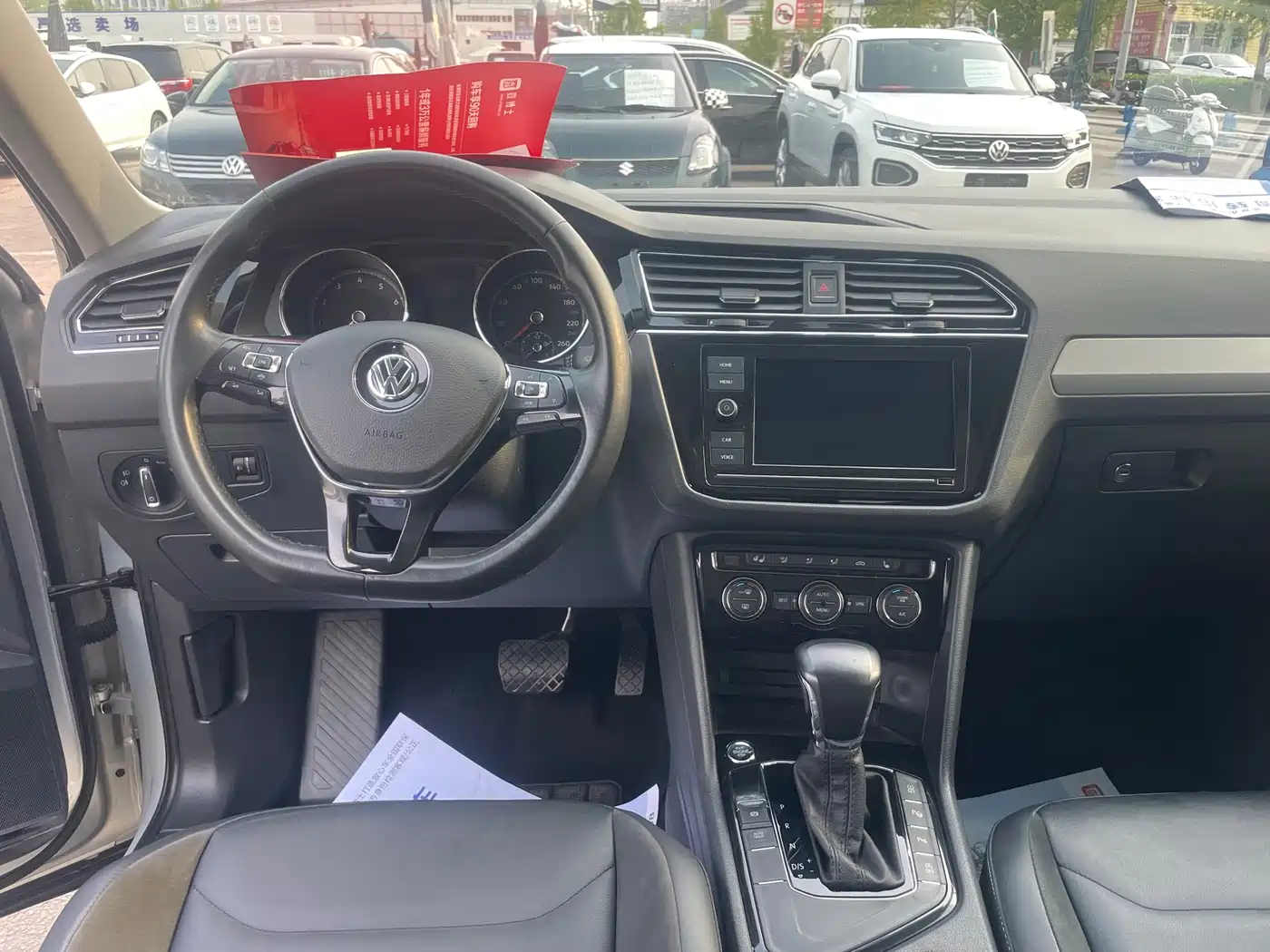 Volkswagen Tiguan L 2019 330TSI Automatic 2WD Smart Luxury Edition China VI фото 9