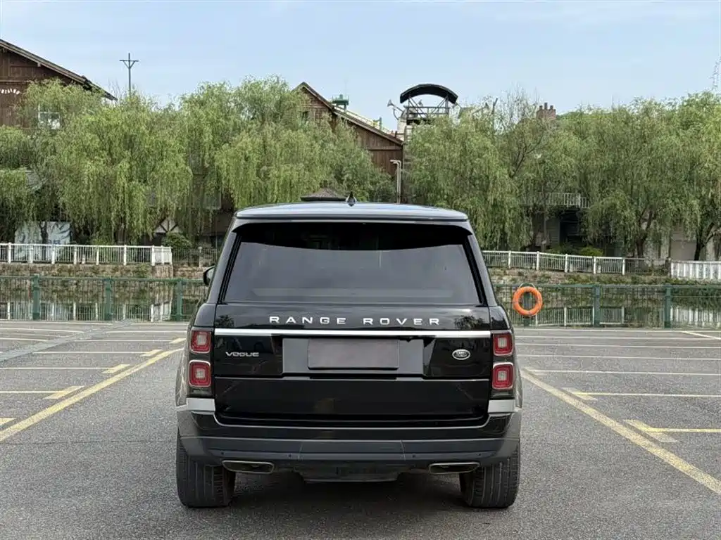 Land Rover Range Rover 2021 3.0 L6 Heritage Edition фото 7