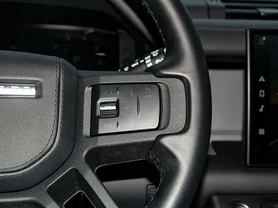 Land Rover Defender 2025 110 3.0T P400 -Dynamic HSE фото 31