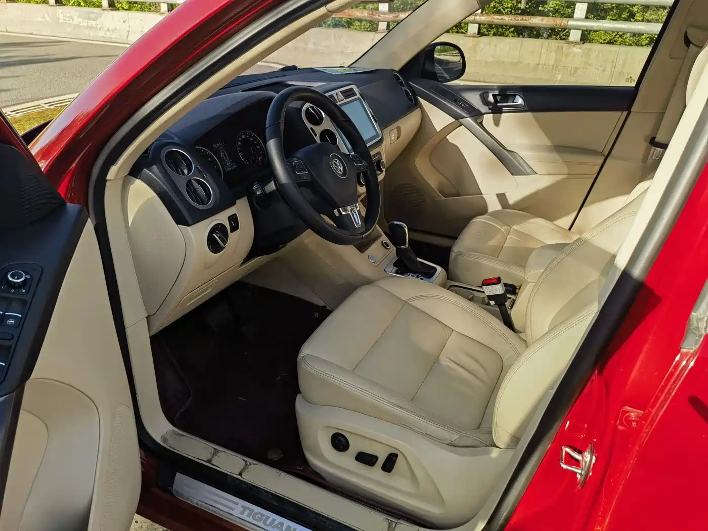 Volkswagen Tiguan 2012 2.0TSI Automatic 4WD Elite Edition фото 7
