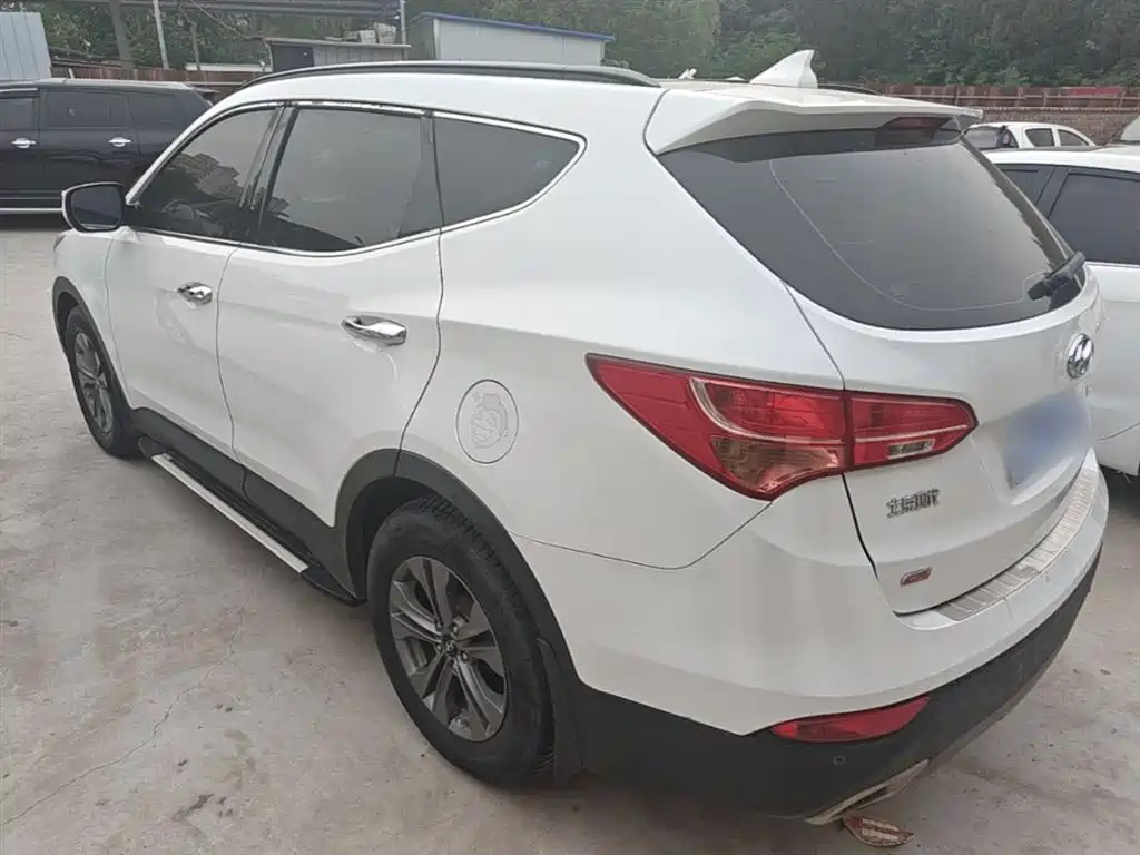 Hyundai Santa Fe 2013 Facelift 2.4L Automatic 4WD Smart фото 5