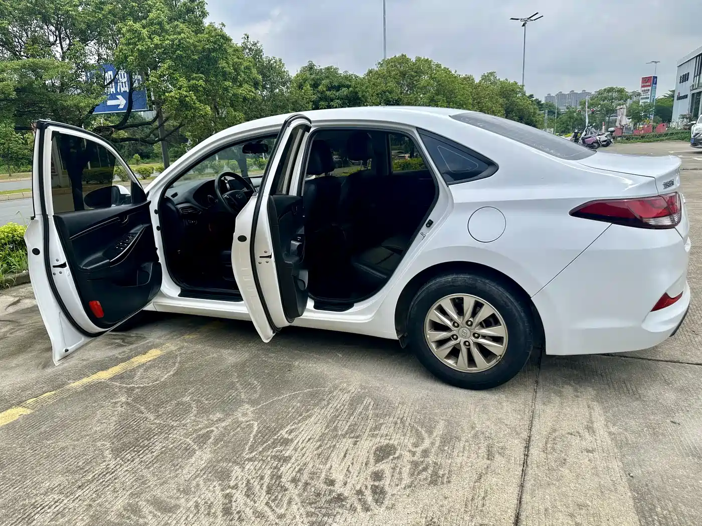 Hyundai Elantra 2018 1.6L Auto Joy GL (China V) фото 12