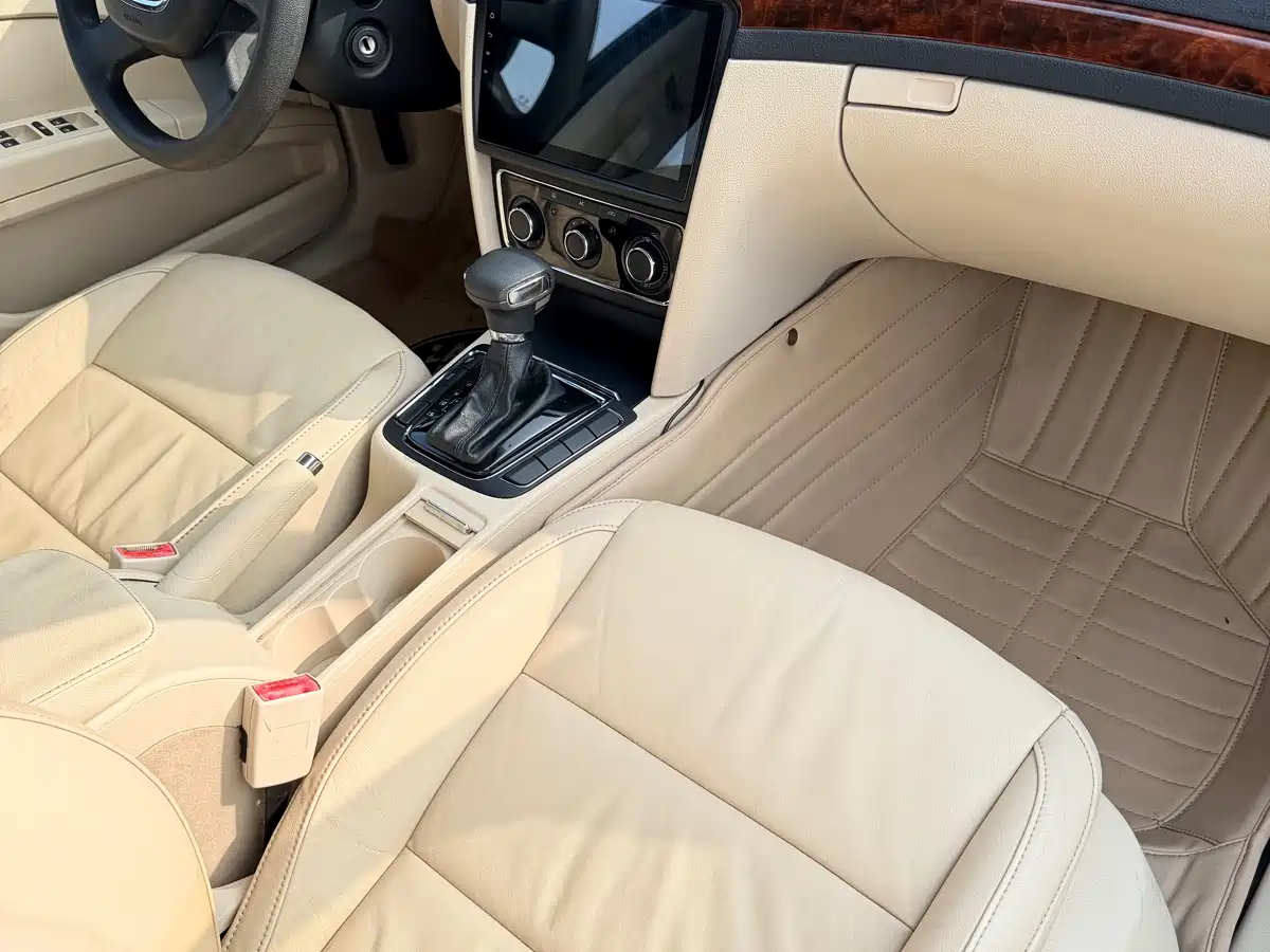 Škoda Superb 2012 1.8TSI Automatic Elegance Edition фото 9