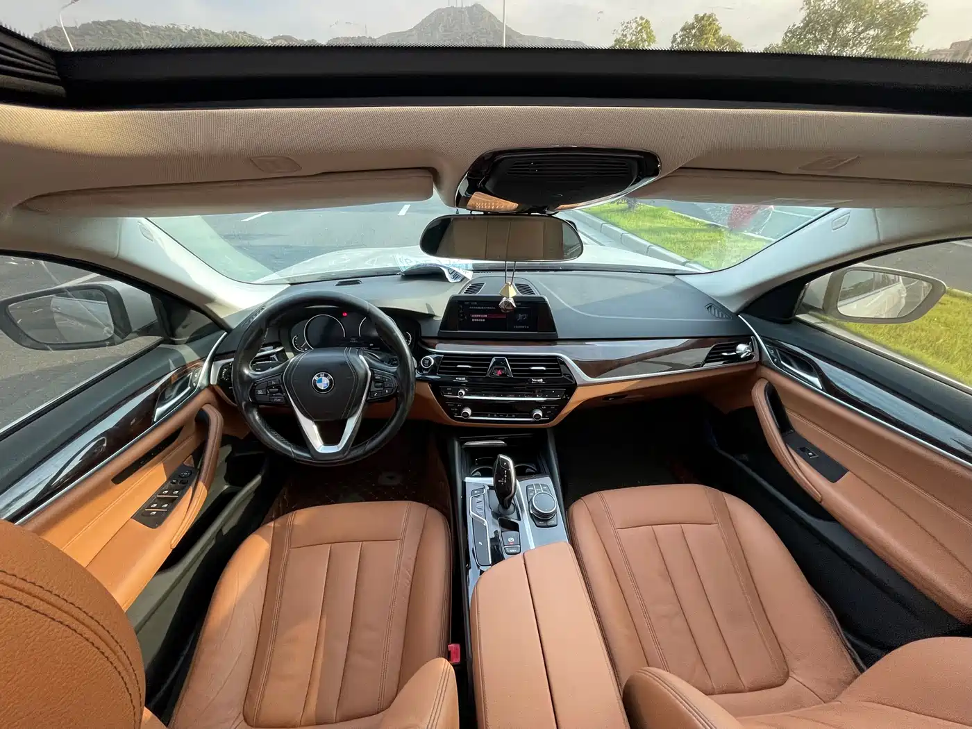 BMW 5 Series 2018 528Li Launch Special Edition фото 10