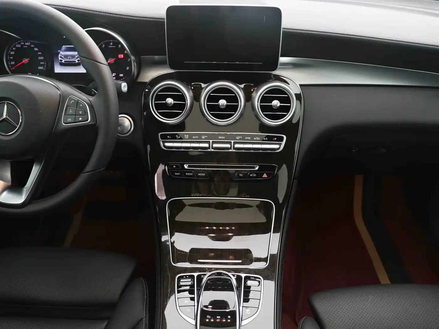 Mercedes-Benz GLC 2019 GLC 260 L 4MATIC Dynamic фото 5