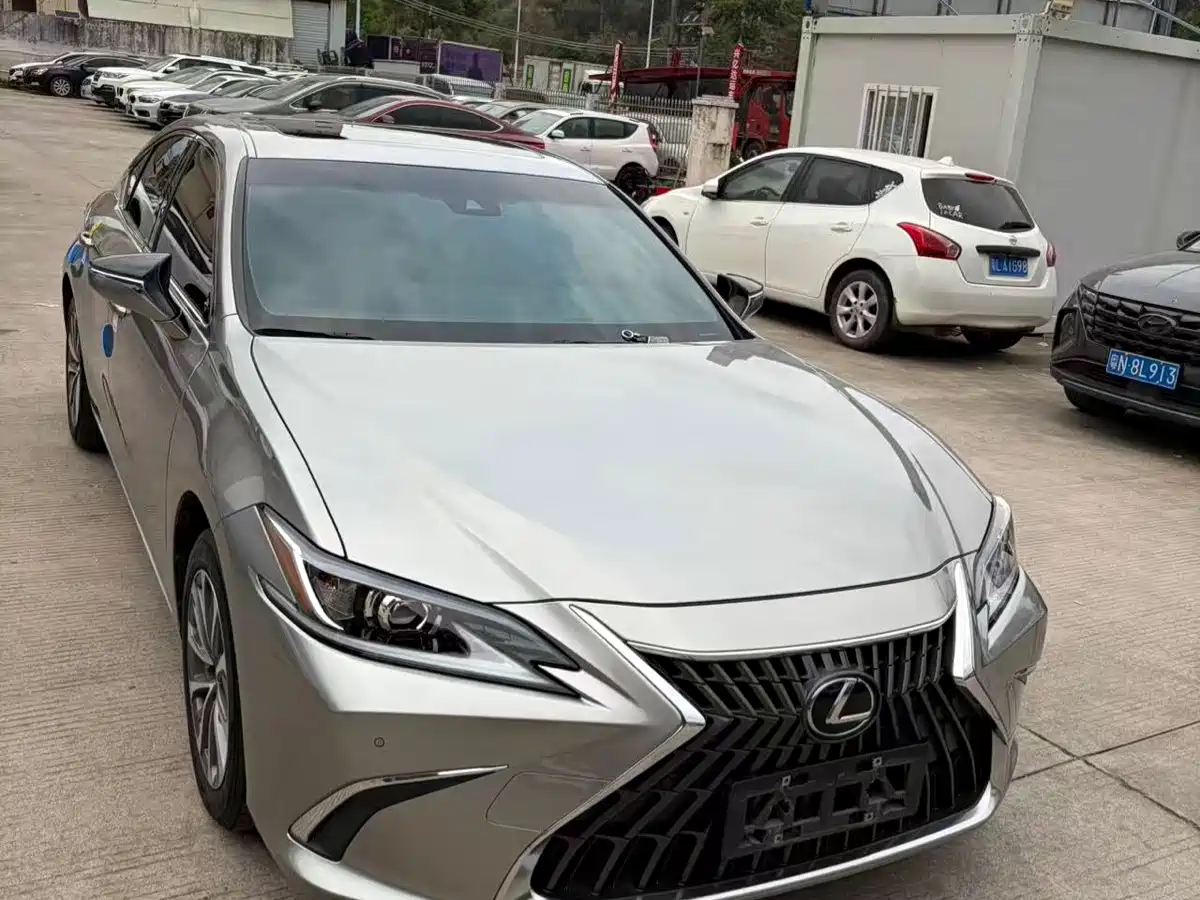 Lexus ES 2022 200 Luxury Edition фото 3