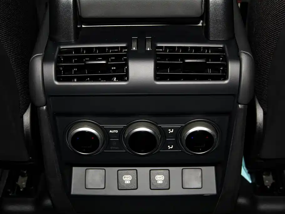 Land Rover Defender 2025 110 3.0T P400 -Dynamic HSE фото 27