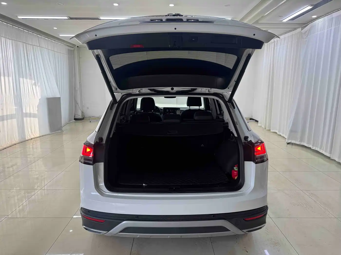 Volkswagen Tayron 2023 280TSI 2WD Luxury Plus Advanced Edition фото 20