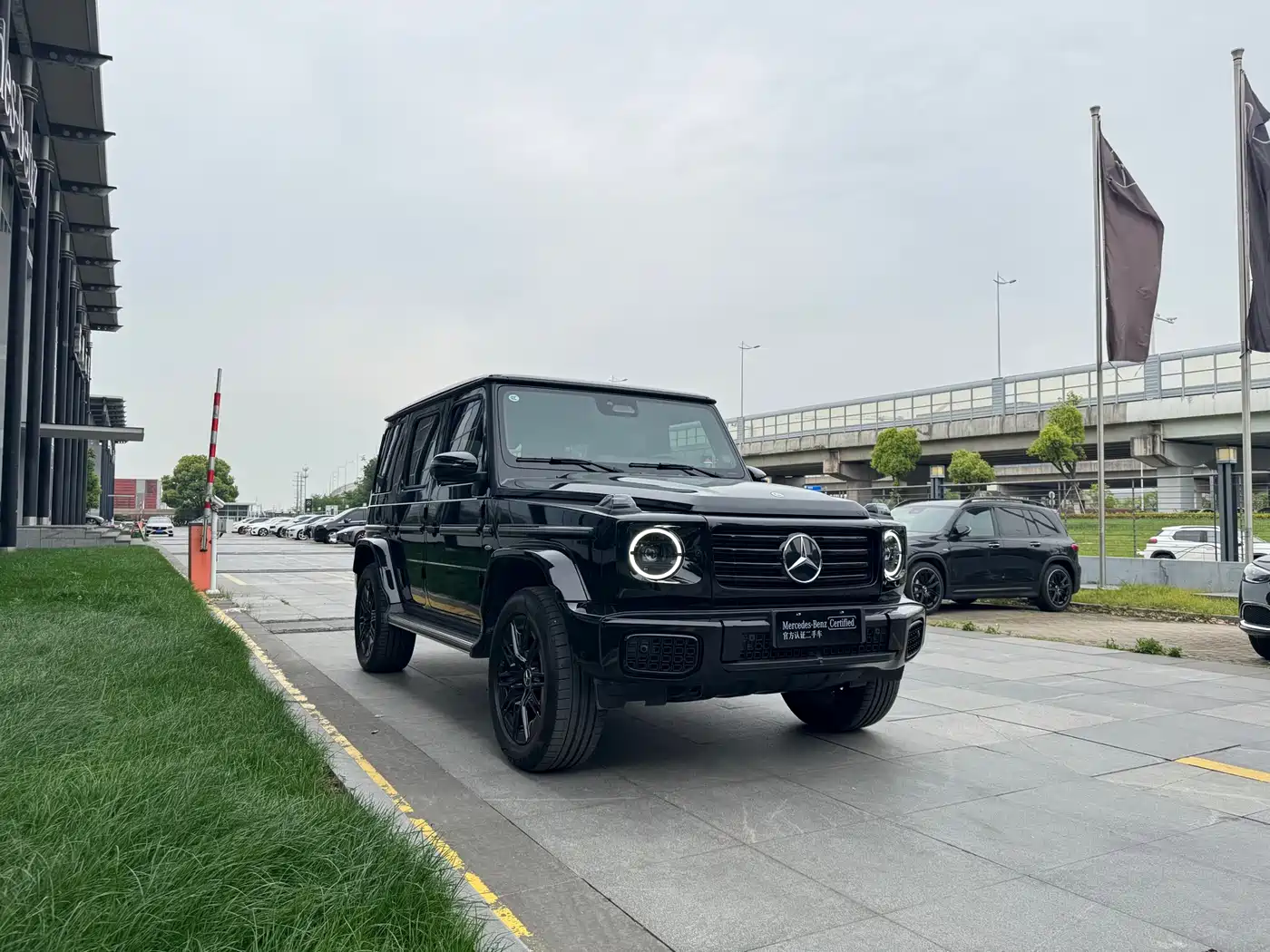 Mercedes-Benz G-Class New Energy 2025 G580 Launch Special Edition фото 3