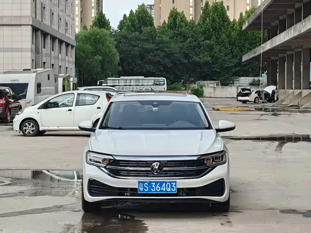 Volkswagen Sagitar 2022
