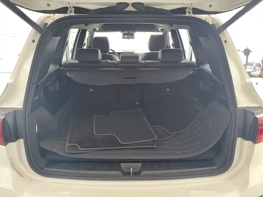 Mercedes-Benz GLB 2025 2024 Facelift GLB 220 Dynamic