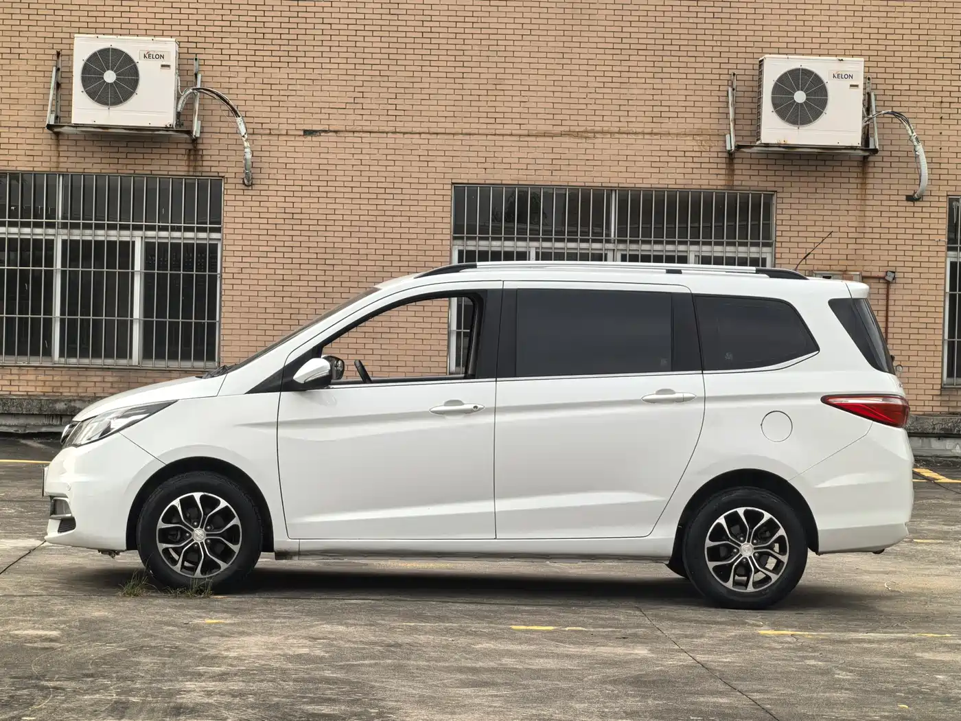 Changan Kaicheng Changan Oushang A600 2016 2016 1.5L Manual Luxury 7-Seater