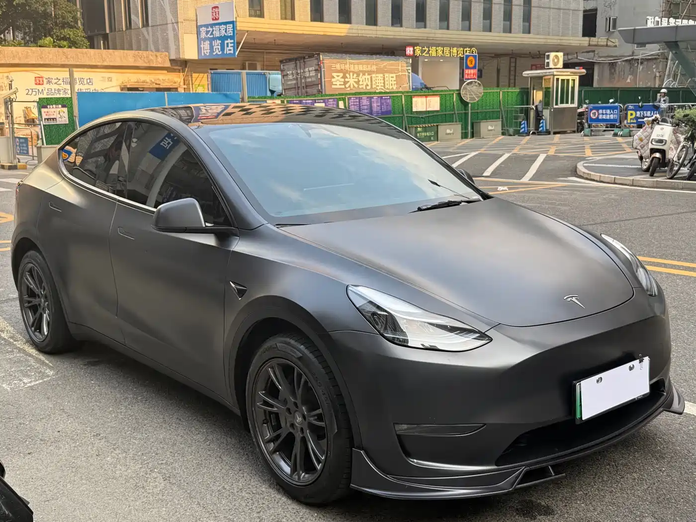 TESLA MODEL Y