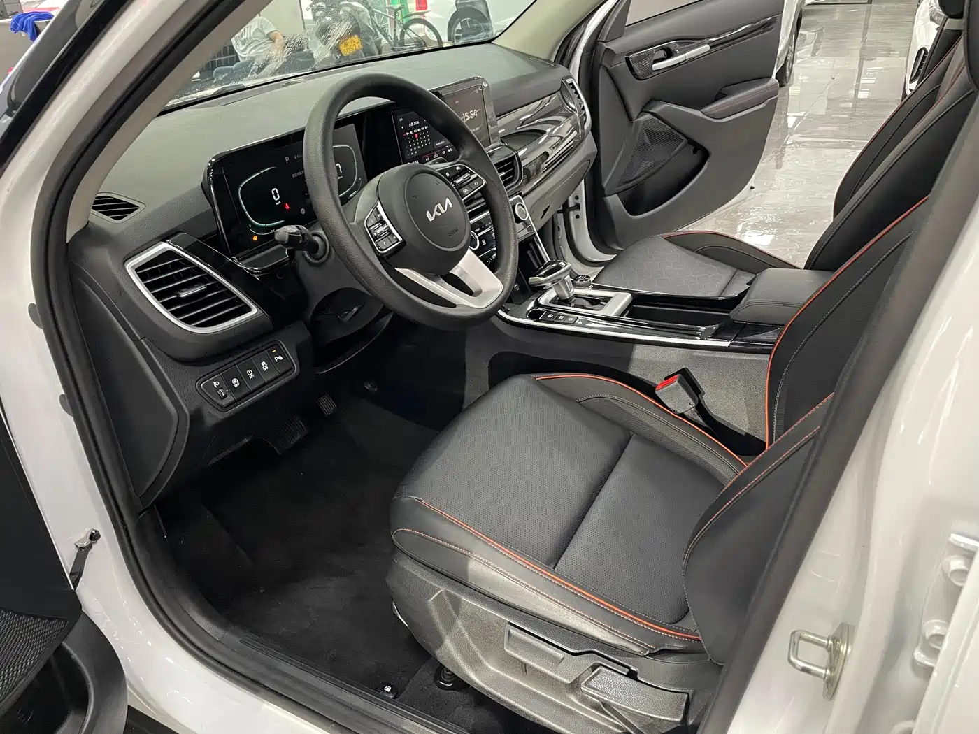 Kia Seltos 2023 1.5L CVT Luxury Edition фото 5