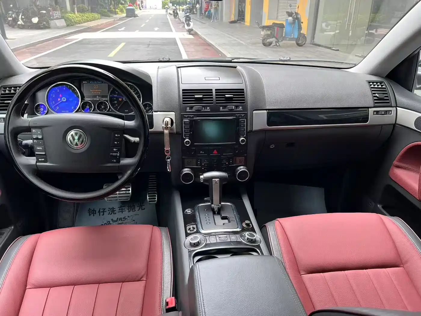 Volkswagen Touareg 2008 6.0 W12 Top Model фото 7