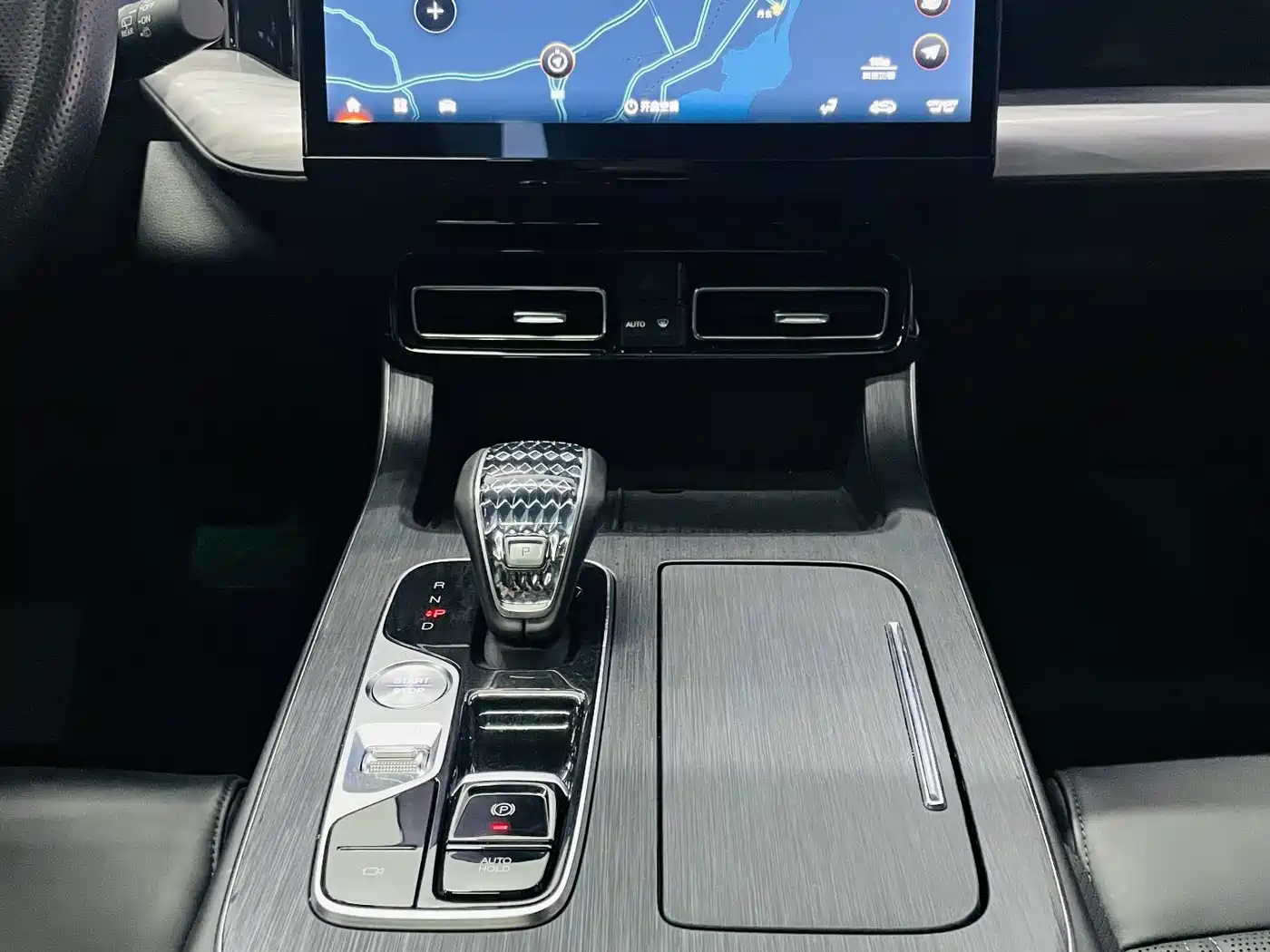 GAC Trumpchi Trumpchi GS8 2024 Navigator Series 2.0TGDI 4WD Luxury Smart Connect Edition фото 13