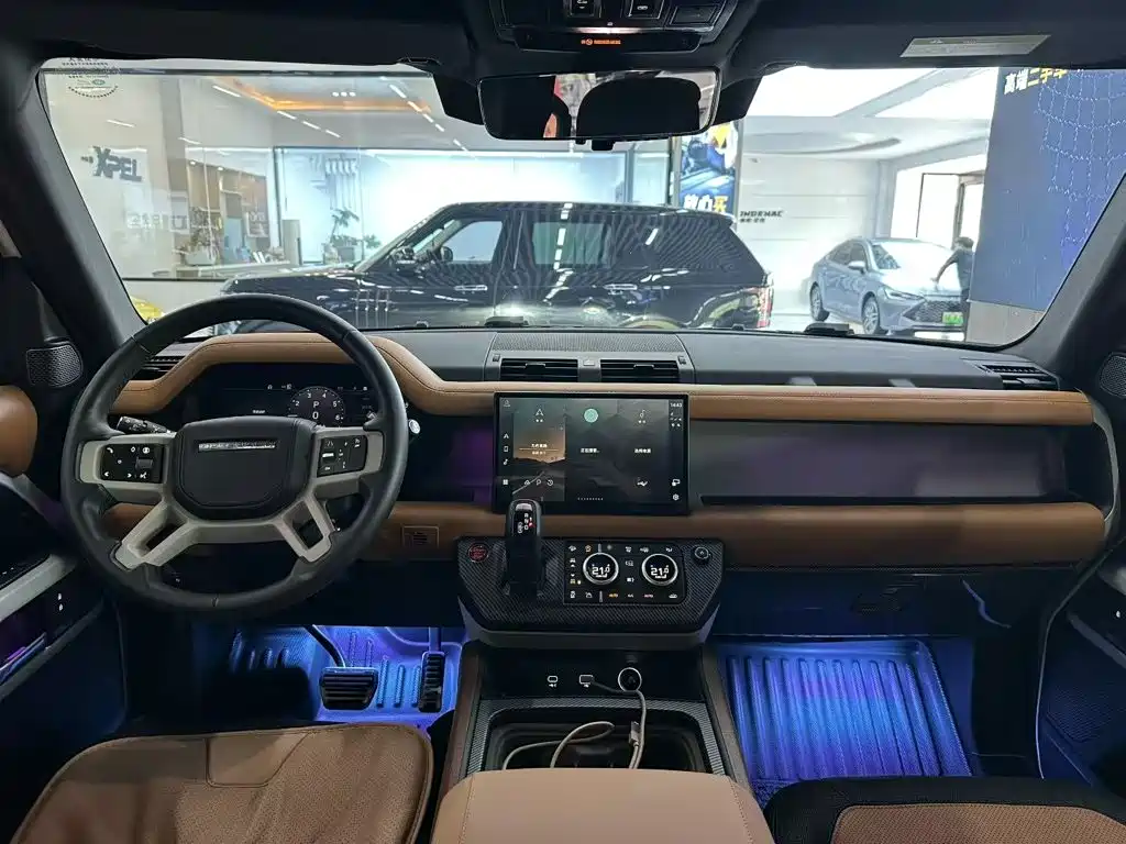 Фото 6 - Land Rover Defender