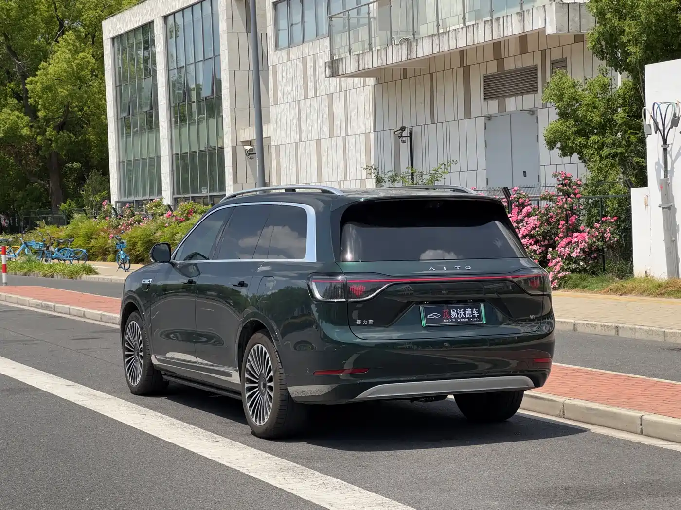 AITO Wenjie AITO M9 2026 Extended Range Ultra Edition 52kWh 6-seater фото 5