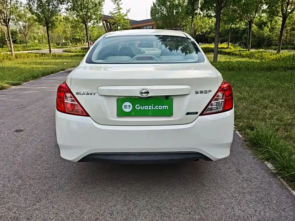 Nissan Sunny 2016 2015 1.5XE Manual Comfort