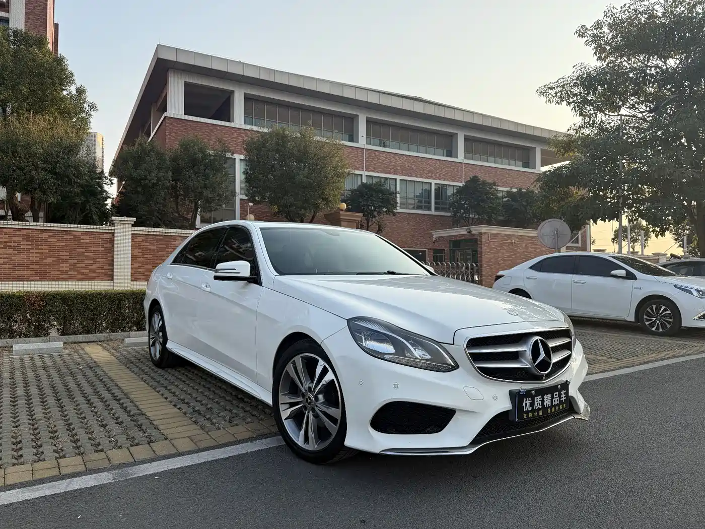 Mercedes-Benz E-Class 2015 E 260 L Sport фото 3