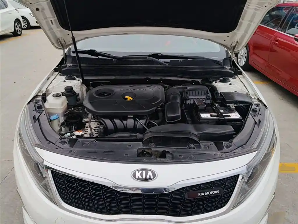 Kia K5 2015 2.0L Automatic LUX фото 20
