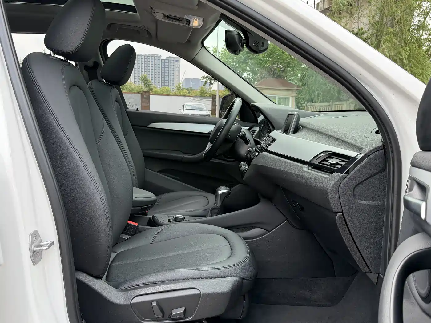 BMW X1 2016 sDrive18Li Premium Model фото 12