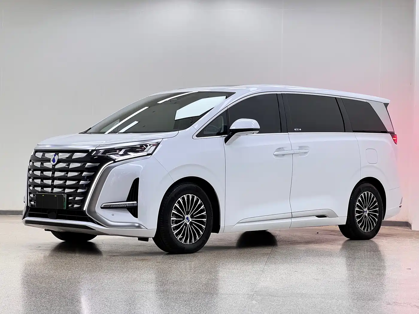 Denza D9 2024 DM-i 980 AWD Prestige