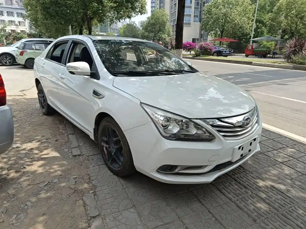 BYD G5 2014 1.5TID Automatic Premium фото 4