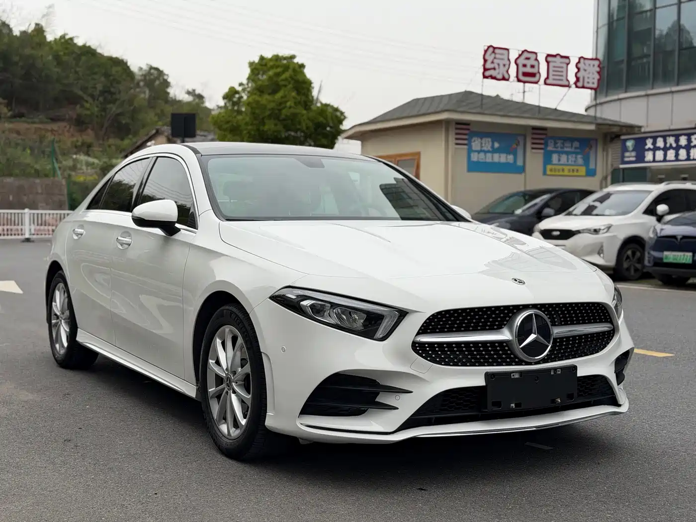 Mercedes-Benz A-Class 2021 A 200 L Sport Sedan Fashion Edition фото 3
