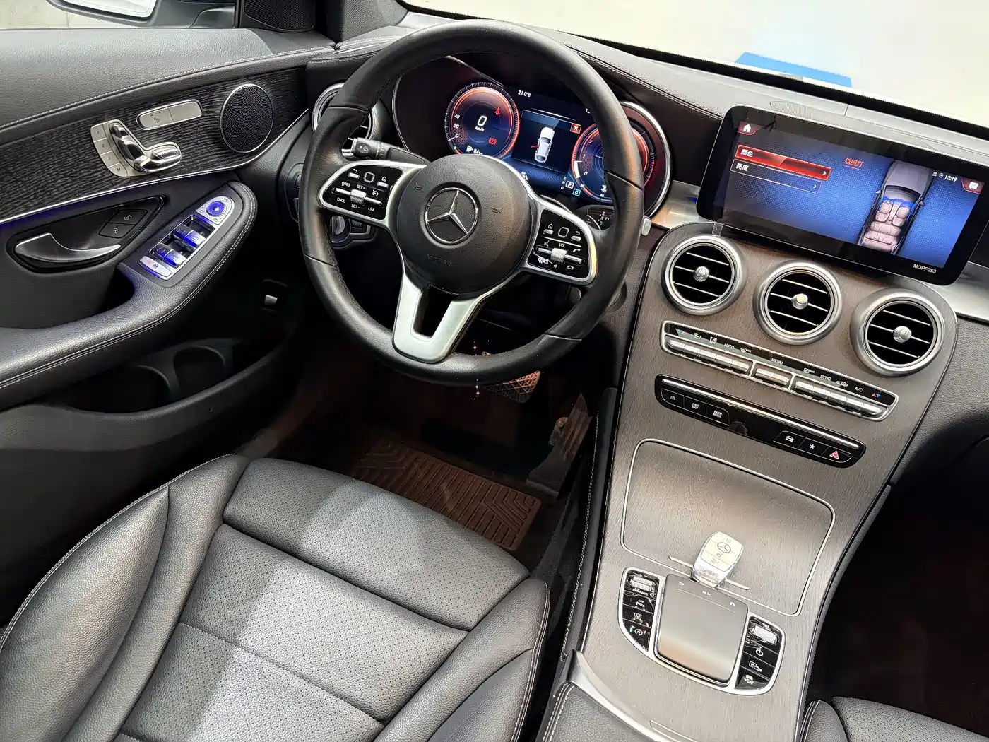Mercedes-Benz GLC Coupe 2021 GLC 300 4MATIC Coupe SUV фото 8