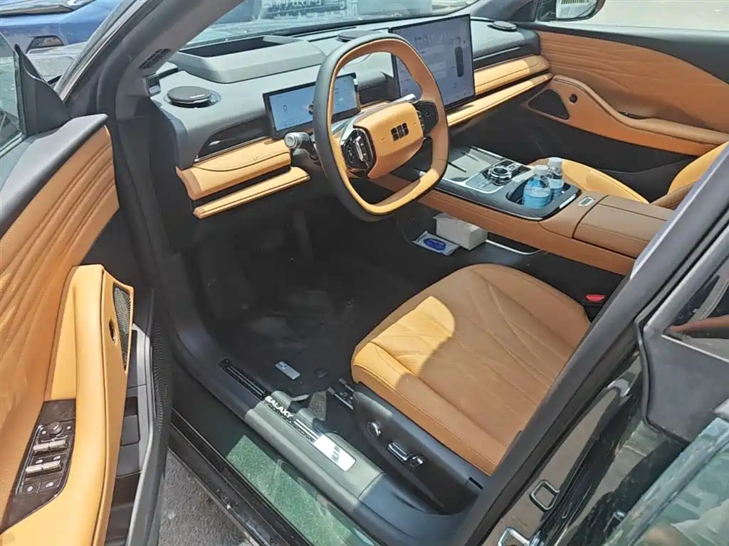 Geely Galaxy Galaxy Xingyao 8 2025 130km EM-P Starship Edition фото 16