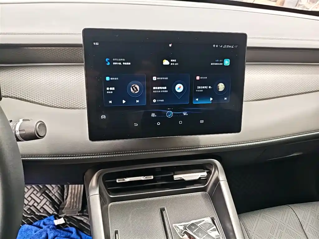 BYD Qin PLUS 2025 DM-i Smart Drive 55KM Leader фото 13