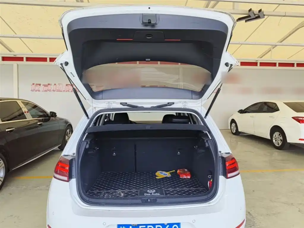 Volkswagen Golf 2018 1.6L Automatic Comfort фото 19