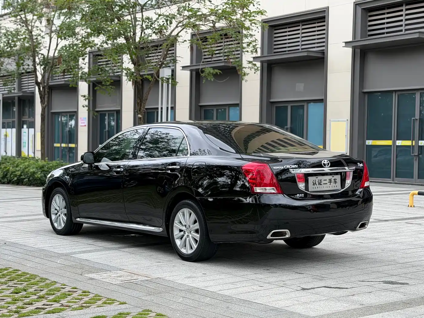 Toyota Crown 2011 2.5L Royal Leather Sunroof Special Edition фото 9