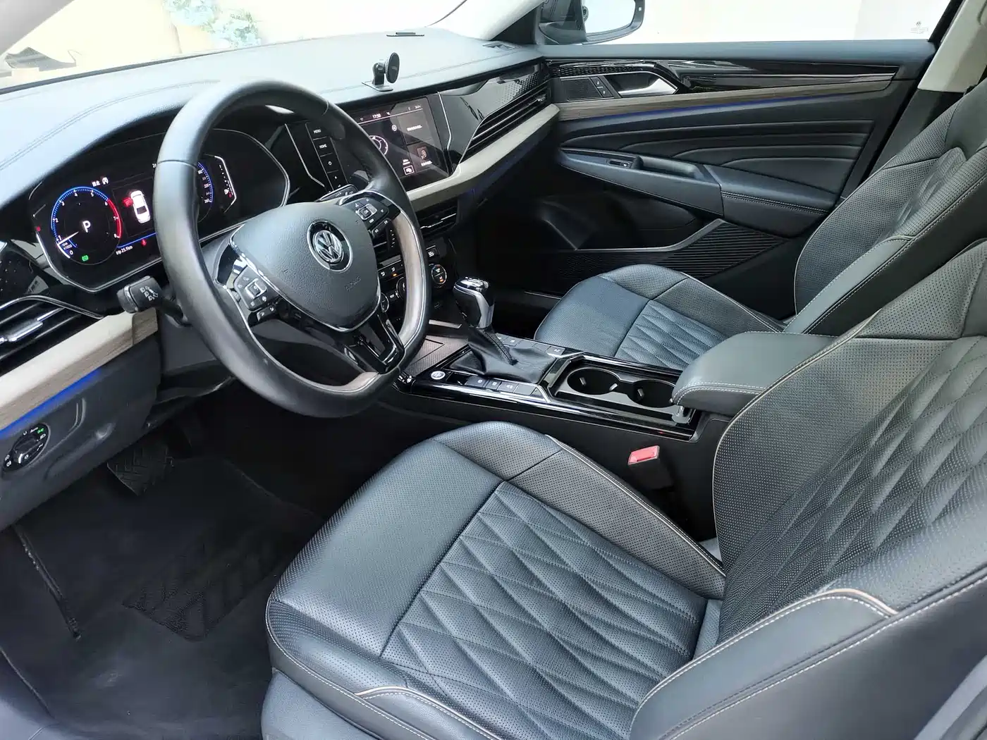 Volkswagen Passat 2019 330TSI Premium Edition China V фото 7